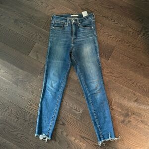 Levi’s size 27 skinny jeans